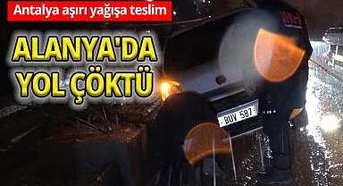 Alanya'da aşırı yağıştan yol çöktü! 3 araç çukurda mahsur kaldı