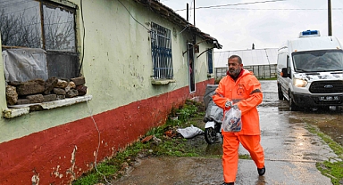 Muratpaşa sıcak desteğini yağmur bile engelleyemedi