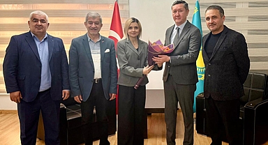 Azerbaycan Halklar Dostluğu Derneği'nden Kazakistan'a teşekkür ziyareti