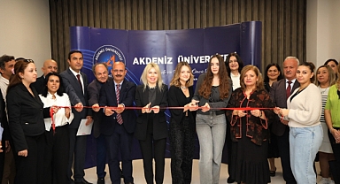 Akdeniz Üniversitesi kütüphanesi yüzde 30 büyüdü! 12 bin kişilik dev kapasite!