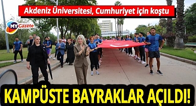 Cumhuriyet coşkusu koşarak kutlandı! Akdeniz Üniversitesi'nde 102. yıl gururu