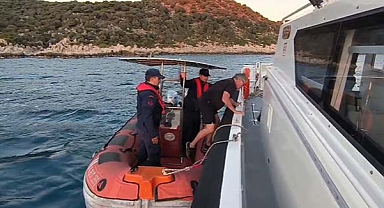 Kaş Likya yolunda korkutan anlar! Kayalıklarda mahsur kalan Alman turist kurtarıldı