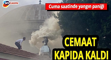 Antalya Kaleiçi’nde restoran bacası alev aldı! Cami cemaati dumandan içeri giremedi