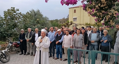 Gazipaşa'da yağmur duası! Camiye akın ettiler!
