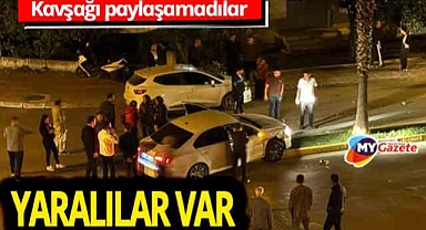 İki inatçı şoför kavşakta çarpışlar! Yaralılar var