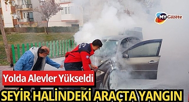 Seyir halindeki otomobil alev aldı