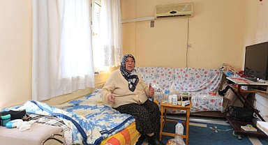 Kepez Belediyesi’nden 80 yaşındaki Fatma Teyze’ye evde sağlık ve temizlik desteği