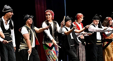 Muratpaşa'da yüreklere dokunan gece...Özel çocuklardan sanat şöleni