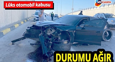 Saniyeler içinde hurdaya döndü! Antalya’da lüks araç kazası