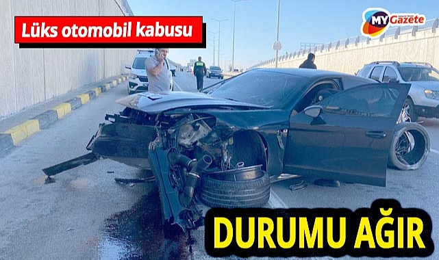 Saniyeler içinde hurdaya döndü! Antalya’da lüks araç kazası