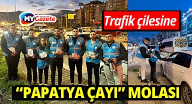 Antalya’da trafik çilesine “papatya çayı” molası 