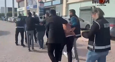 Poşetteki 2 milyon lira ile 30 metre gidebildiler, polisin operasyonuyla yakalandılar