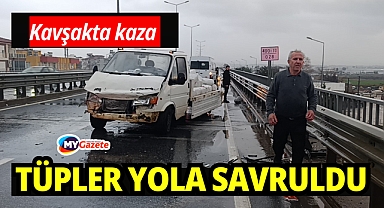 Yağmur kazaya neden oldu, tüpler yola savruldu
