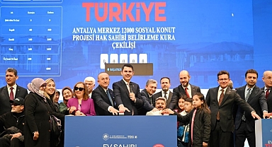 Yüzyılın Konut Projesi kapsamında Antalya'da kura heyecanı: 13 bin 213 konut için çekiliş yapıldı