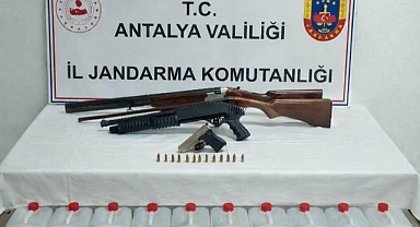 Antalya'da Jandarma ekipleri suç tacirlerine göz açtırmıyor.