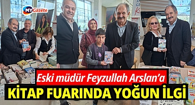 Eski Emniyet Müdürü Feyzullah Arslan’a Kitap Fuarında Yoğun İlgi
