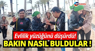 Evlilik yüzüğünü denize düşürdü! Bakın nasıl buldu!