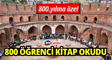 800. yılında 800 öğrenci aynı anda kitap okudu