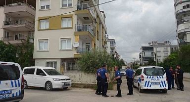 Antalya’da dehşet anları: Annesine kızıp apartmana ateş açtı