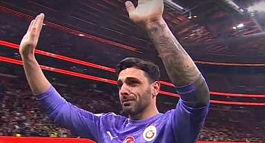 Günay Güvenç'e önce tepki, sonra alkış! Gözyaşlarını tutamadı