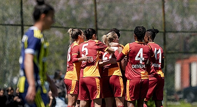 Kadınlar derbisinde büyük heyecan: Galatasaray son dakikada kazandı