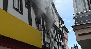 Kepez’de öğrenci evinde yangın: 5 kişi dumandan etkilendi