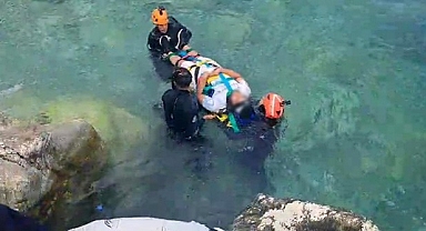 Konyaaltı'nda kayalıklardan düşerek yaralanan şahıs için ekipler alarma geçti