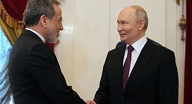 Putin ile Arakçi bir araya geldi: İran ile bağlarımızı güçlendirmeye devam edeceğiz