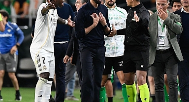 Real Madrid'e Betis deplasmanında şok: 90+4'te yıkıldı