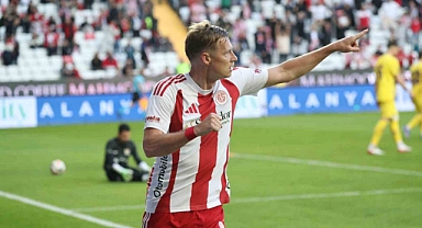 Trendyol Süper Lig: Antalyaspor kendi evinde Eyüpspor'u 3 gol 3 puanla geçti.  