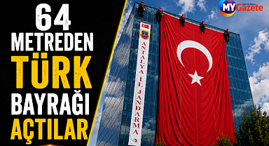 Antalya'da nefes kesen 19 Mayıs gösterisi! 64 metreden Türk Bayrağı açtılar