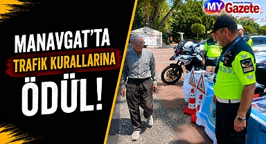 Trafik Haftası etkinliklerinde kurallara uyan 3 sürücüye plaket verildi