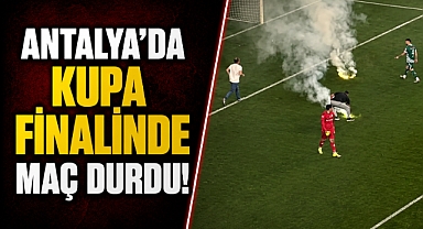 Türkiye Kupası finali ilk dakikada durdu! Tribünlerde büyük gerginlik