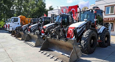 Alanya Belediyesi araç filosunu güçlendirdi! Yeni iş makineleri göreve başladı