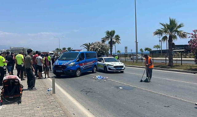 Alanya’da kamyonet ile çarpışan motosikletli hayatını kaybetti