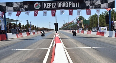 Antalya Kepez’de motodrag şampiyonları kupalarını aldı