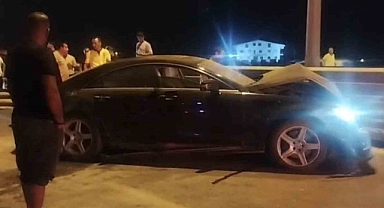 Antalya Manavgat'ta korkutan kaza! Alkollü sürücü bariyerlere çarptı