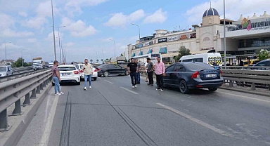 Antalya Manavgat’ta zincirleme kaza! 4 araç biribirine girdi!