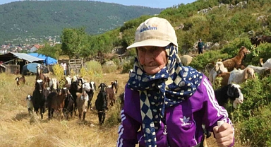 Antalya’nın süper çobanı Emine Nine: 94 yaşında, 90 yıldır keçileriyle dağlarda