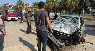 Sollama kabusa döndü! Refüjdeki demirler araçlara isabet etti