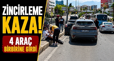 Üst geçitte zincirleme kaza! 4 araç birbirine girdi