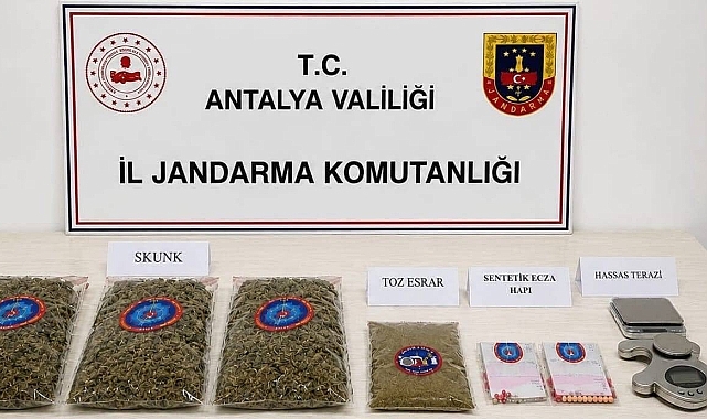 Antalya'da jandarmadan uyuşturucu operasyonu! Evde kilolarca uyuşturucu ele geçirildi