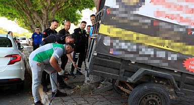 Antalya'da zabıtadan şok baskın! Kamyona yüklenen masa ve sandalyeleri geri almaya çalıştı