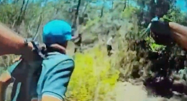 Antalya Kemer'de film gibi kovalamaca! Polisi görünce çaldıkları motosikleti kanala attılar