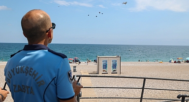 Antalya Konyaaltı Sahili'nde drone dönemi! Zabıta denetimleri havadan sıkılaştı