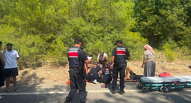 Antalya Manavgat’ta römork üzerindeki botlar devrildi: 3 yaralı