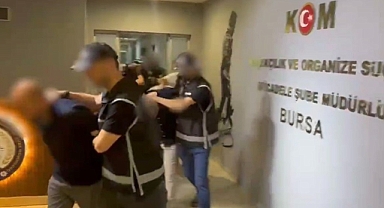 Bursa’da  tefecilere şafak baskını! Evlerden çıkanlar ekipleri harekete geçirdi