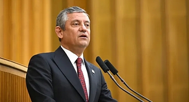 Özgür Özel CHP'ye veda etti: 'Bir veda hüznüyle kürsüye çıktım'
