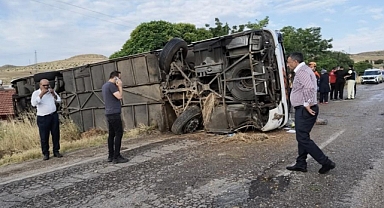 Yolcu otobüsü devrildi: 1 kişi hayatını kaybetti, 40 yaralı