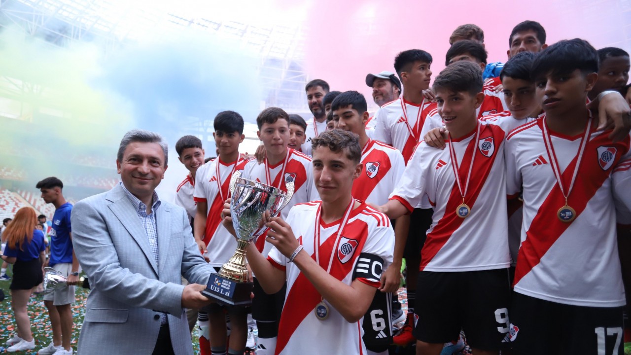Alt yapıda şampiyon River Plate